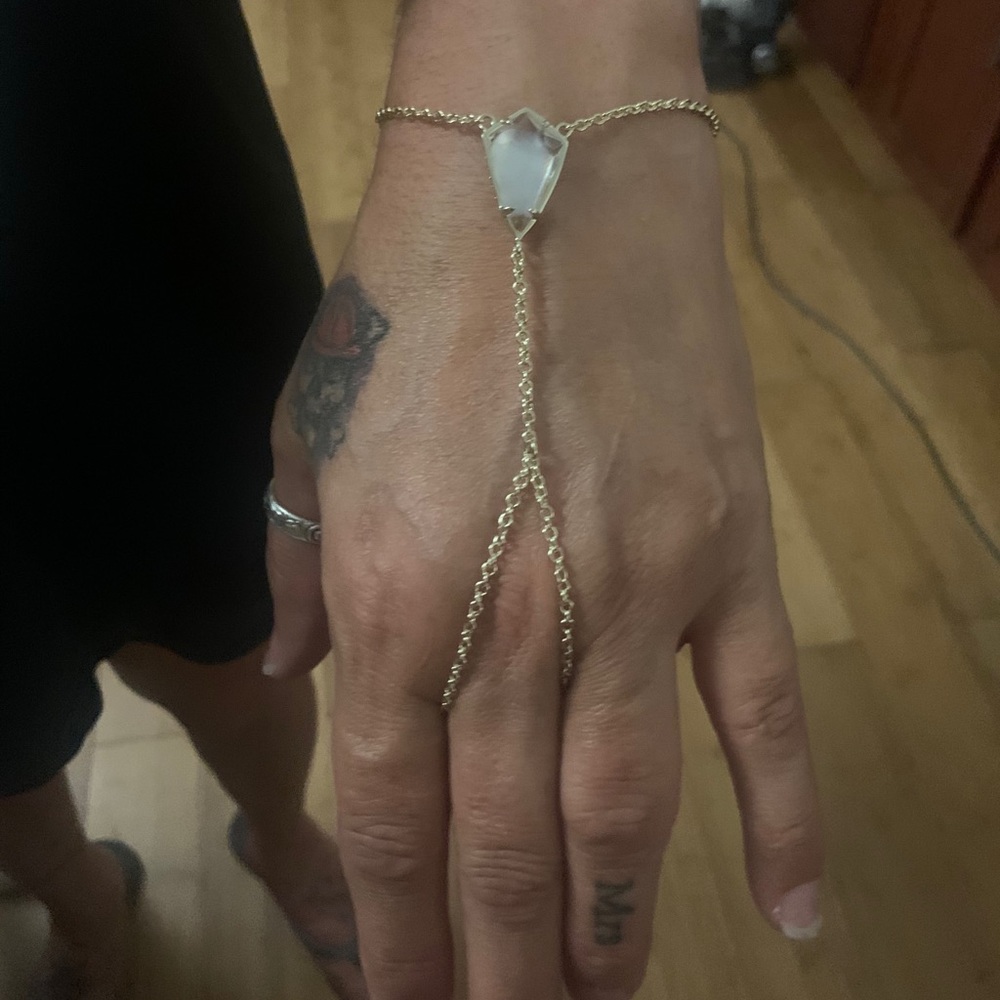 Kendra Scott Lyle Hand Chain
